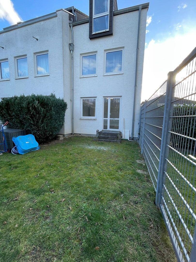 Prenájom bytu 2-izbový 56 m², Taunusstraße 7, Kerpen, Severné Porýnie - Westfálsko Prenájom bytu 2-izbový 56 m², Taunusstraße 7, Kerpen, Severné Porýnie - Westfálsko