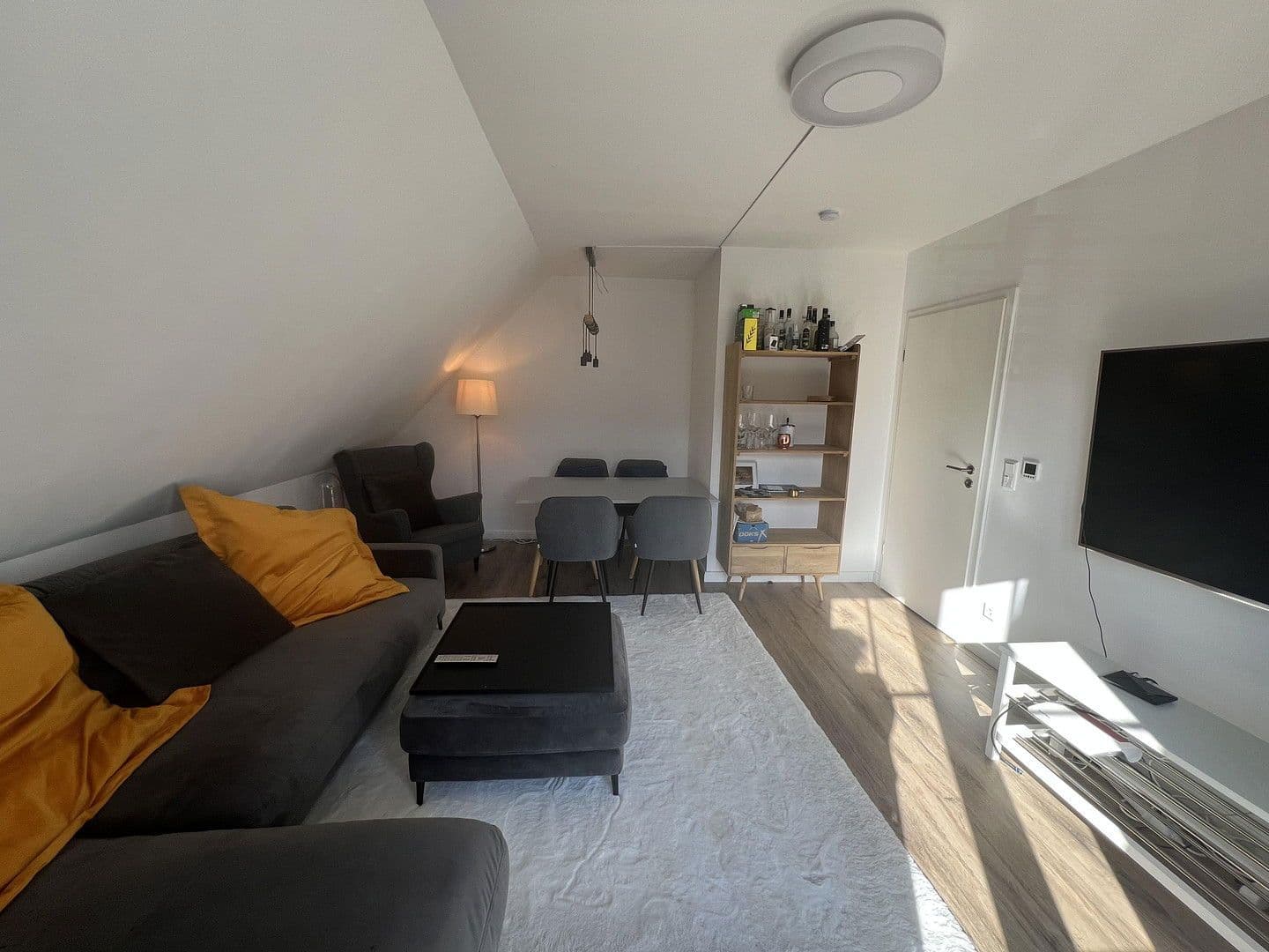 Prenájom bytu 3-izbový 75 m², Detmold, Severné Porýnie - Westfálsko Prenájom bytu 3-izbový 75 m², Detmold, Severné Porýnie - Westfálsko