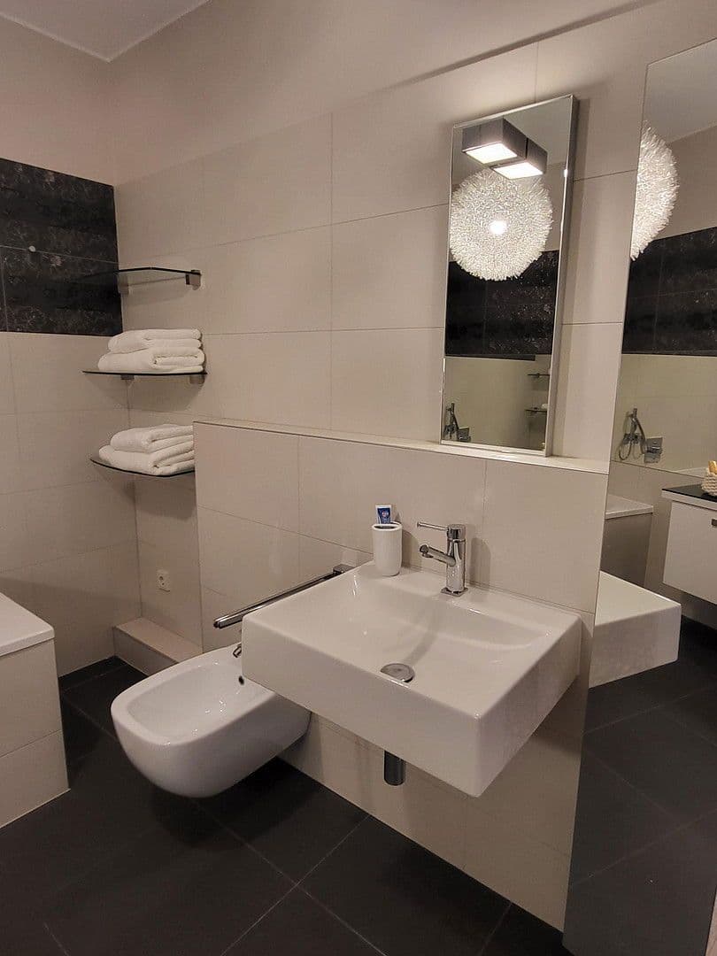 Prenájom bytu 3-izbový 86 m², Gärtnerweg 7, Frankfurt, Hesensko Prenájom bytu 3-izbový 86 m², Gärtnerweg 7, Frankfurt, Hesensko