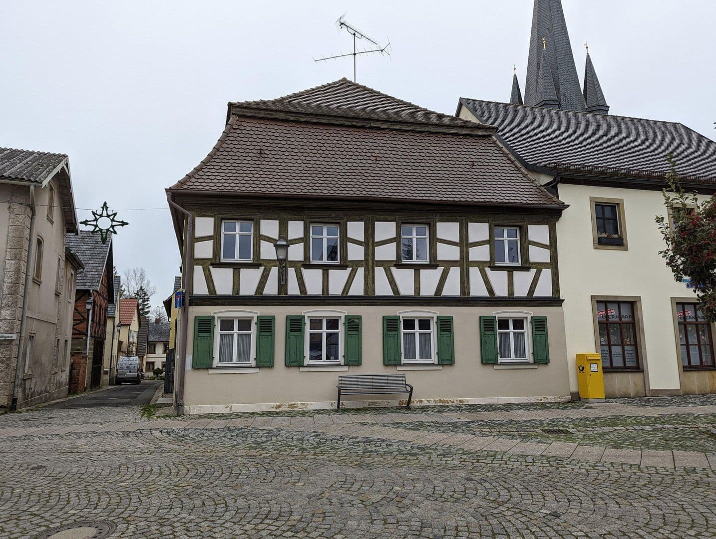 Prenájom domu 280 m², pozemek 200 m², Marktplatz 17, Baunach, Bavorsko Prenájom domu 280 m², pozemek 200 m², Marktplatz 17, Baunach, Bavorsko