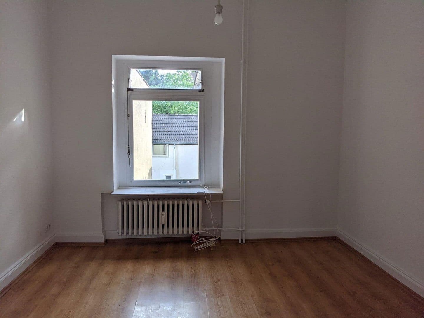 Prenájom bytu 2-izbový 55 m², Bonner Str. 000, Bonn - Bad Godesberg, Severné Porýnie - Westfálsko Prenájom bytu 2-izbový 55 m², Bonner Str. 000, Bonn - Bad Godesberg, Severné Porýnie - Westfálsko