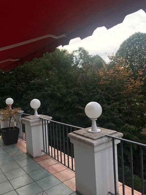 Prenájom bytu 3-izbový 151 m², Mannheim, Bádensko-Wurttembersko Prenájom bytu 3-izbový 151 m², Mannheim, Bádensko-Wurttembersko