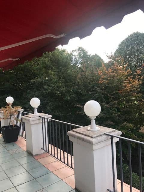 Prenájom bytu 3-izbový 151 m², Mannheim, Bádensko-Wurttembersko Prenájom bytu 3-izbový 151 m², Mannheim, Bádensko-Wurttembersko