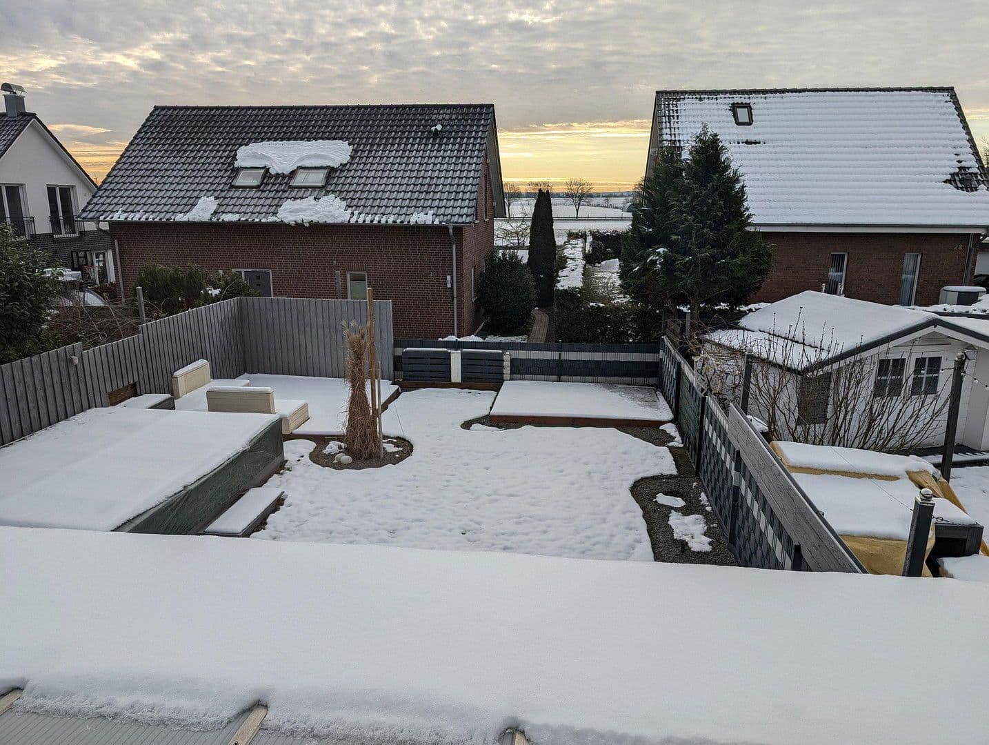 Prenájom domu 151 m², pozemek 344 m², Erftstadt, Severné Porýnie - Westfálsko Prenájom domu 151 m², pozemek 344 m², Erftstadt, Severné Porýnie - Westfálsko