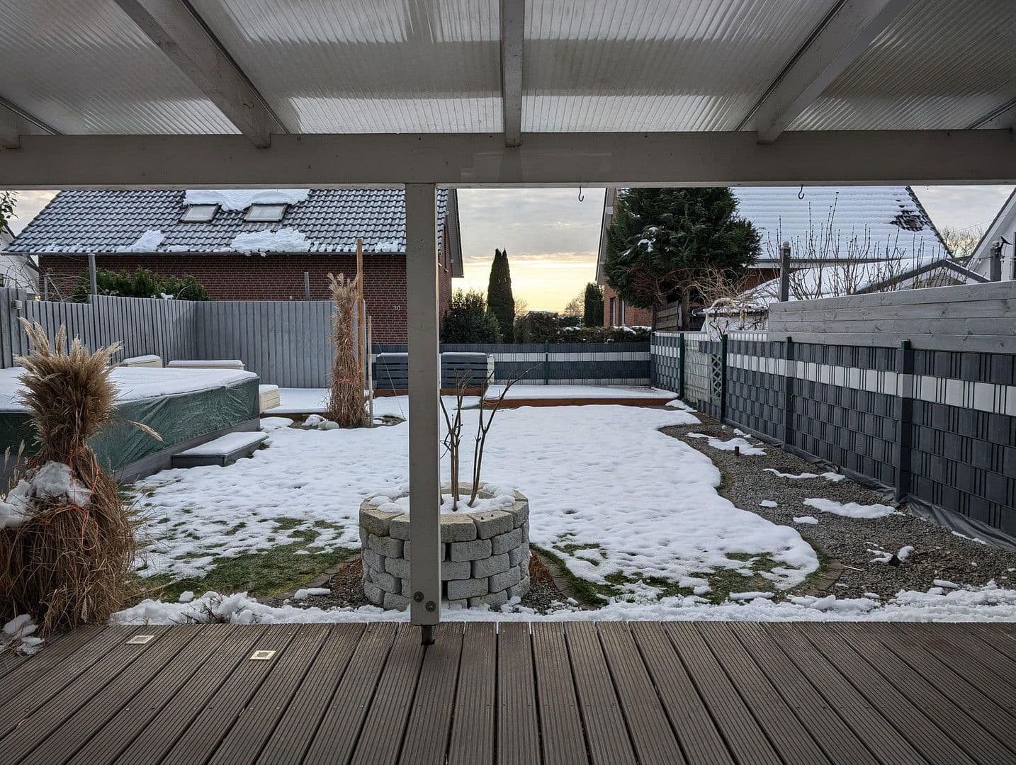 Prenájom domu 151 m², pozemek 344 m², Erftstadt, Severné Porýnie - Westfálsko Prenájom domu 151 m², pozemek 344 m², Erftstadt, Severné Porýnie - Westfálsko