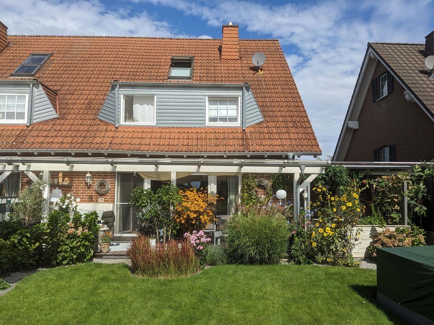 Prenájom domu 151 m², pozemek 344 m², Erftstadt, Severné Porýnie - Westfálsko Prenájom domu 151 m², pozemek 344 m², Erftstadt, Severné Porýnie - Westfálsko