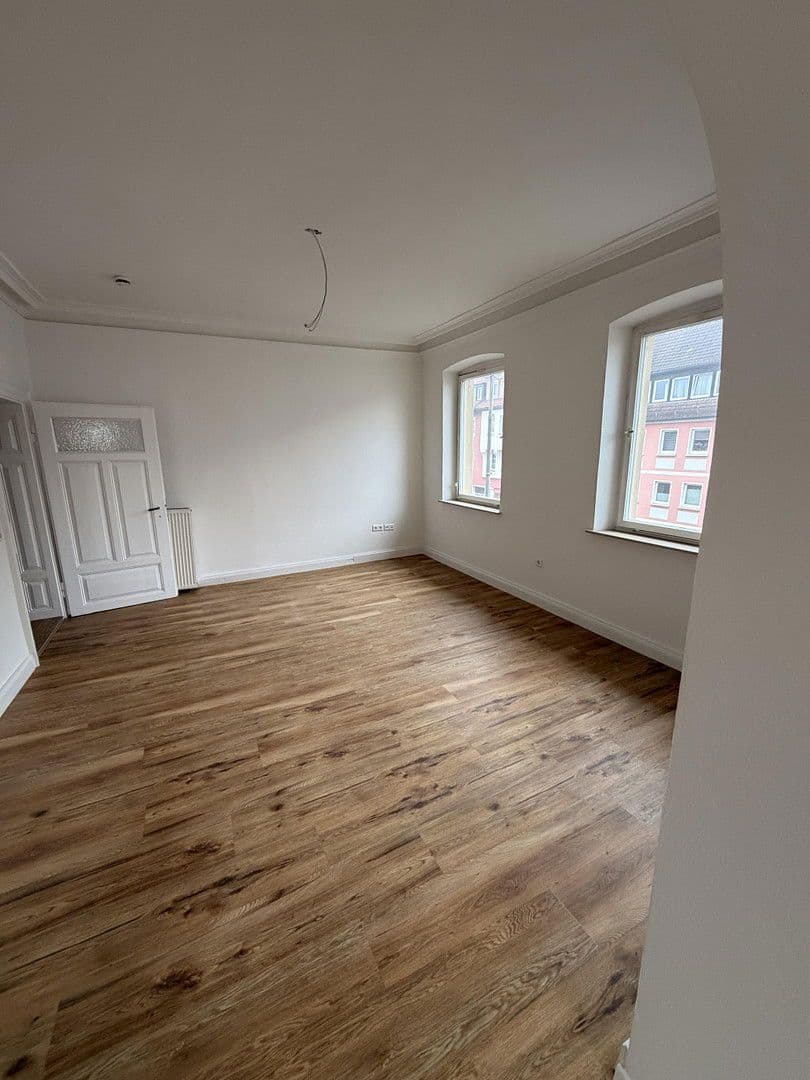 Prenájom bytu 5-izbový 138 m², Bahnhofstraße 18, Neustadt an der Aisch, Bavorsko Prenájom bytu 5-izbový 138 m², Bahnhofstraße 18, Neustadt an der Aisch, Bavorsko