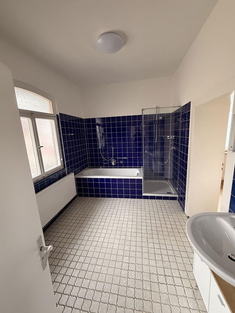 Prenájom bytu 5-izbový 138 m², Bahnhofstraße 18, Neustadt an der Aisch, Bavorsko Prenájom bytu 5-izbový 138 m², Bahnhofstraße 18, Neustadt an der Aisch, Bavorsko