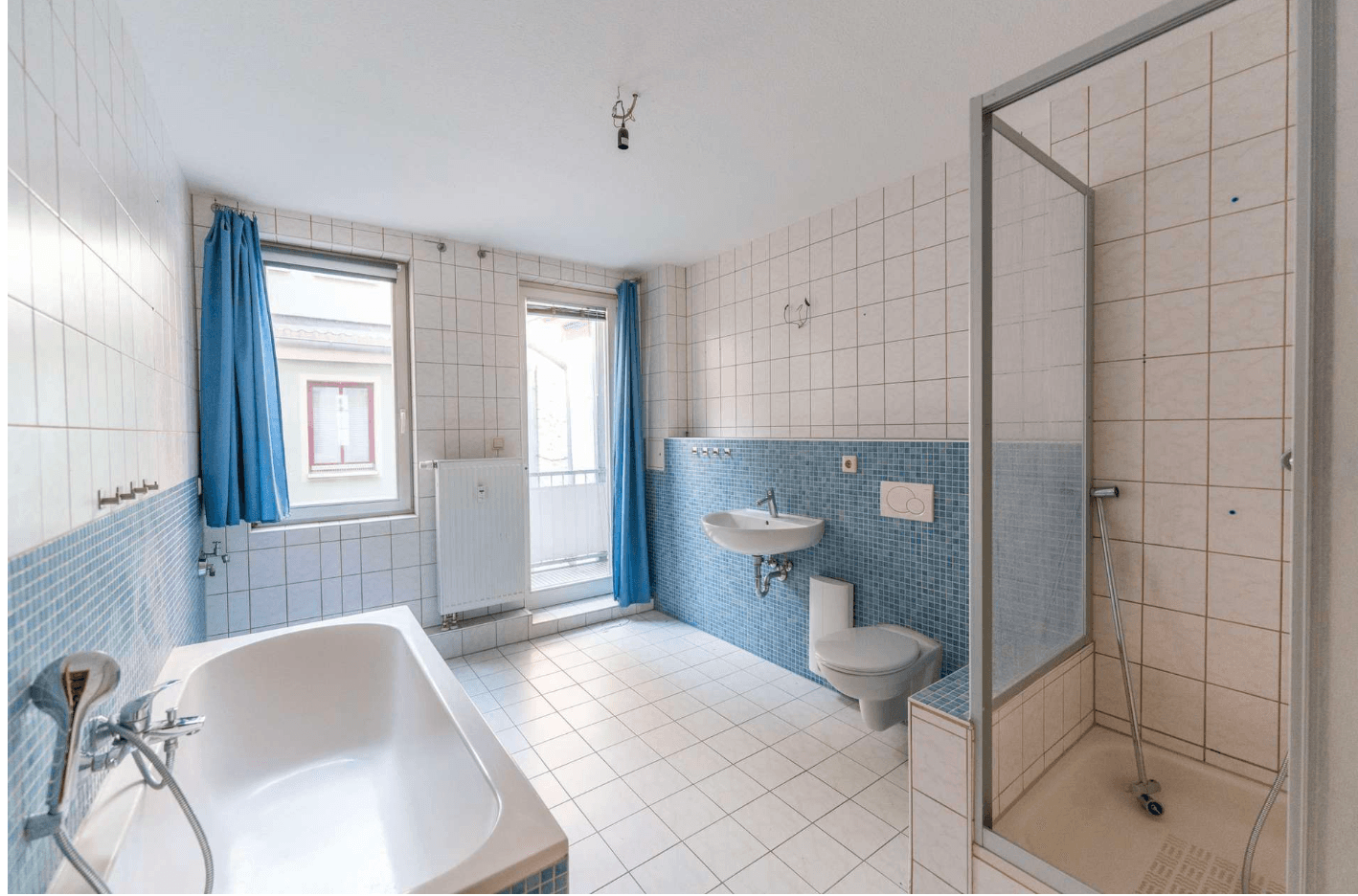 Prenájom bytu 4-izbový 114 m², Saalstraße 5, Jena, Durínsko Prenájom bytu 4-izbový 114 m², Saalstraße 5, Jena, Durínsko