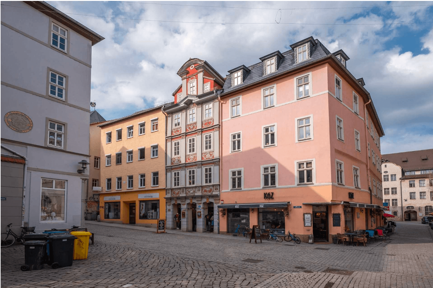 Prenájom bytu 4-izbový 114 m², Saalstraße 5, Jena, Durínsko Prenájom bytu 4-izbový 114 m², Saalstraße 5, Jena, Durínsko