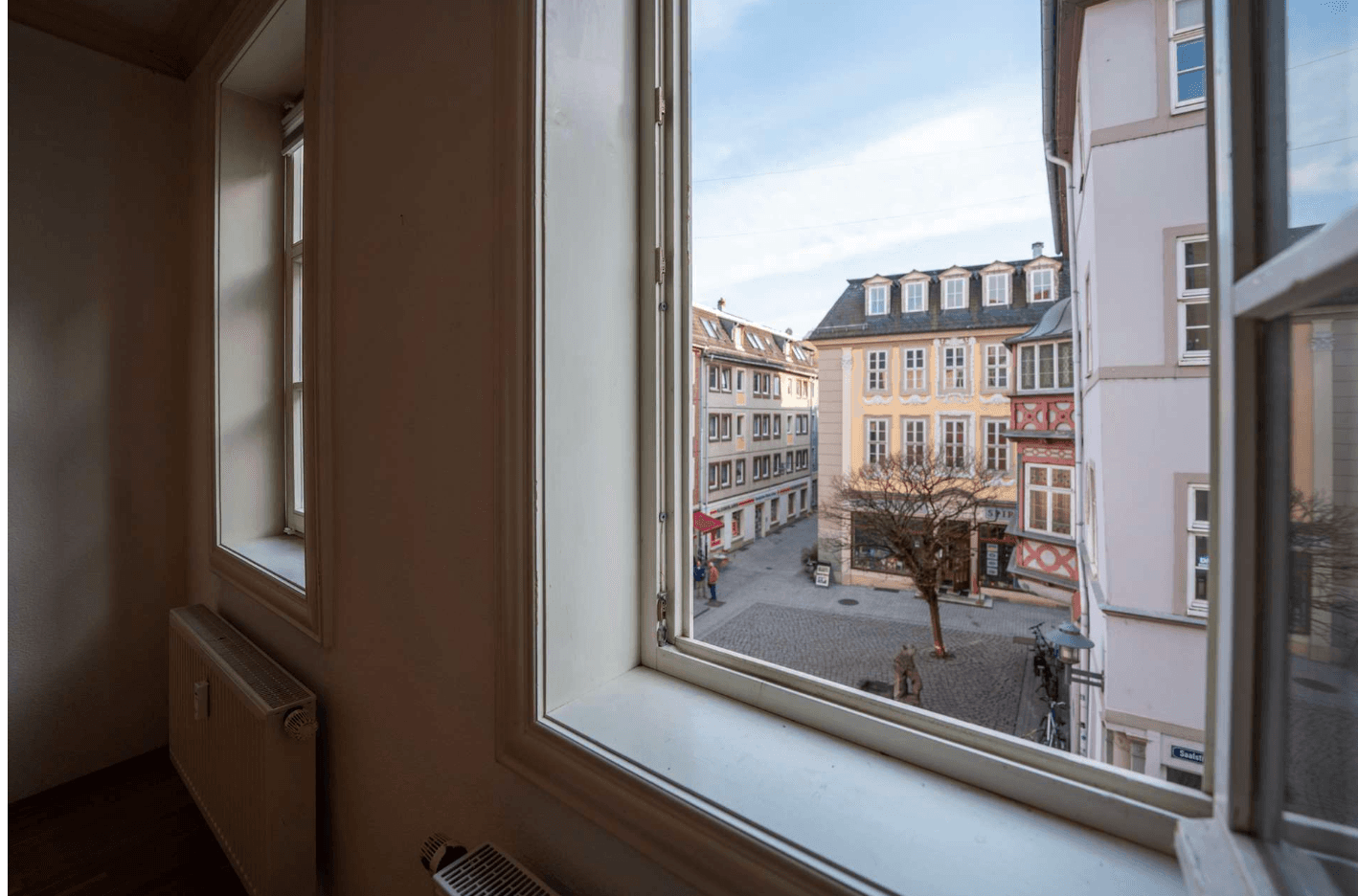 Prenájom bytu 4-izbový 114 m², Saalstraße 5, Jena, Durínsko Prenájom bytu 4-izbový 114 m², Saalstraße 5, Jena, Durínsko