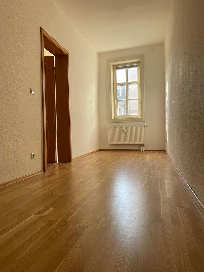 Prenájom bytu 4-izbový 114 m², Saalstraße 5, Jena, Durínsko Prenájom bytu 4-izbový 114 m², Saalstraße 5, Jena, Durínsko