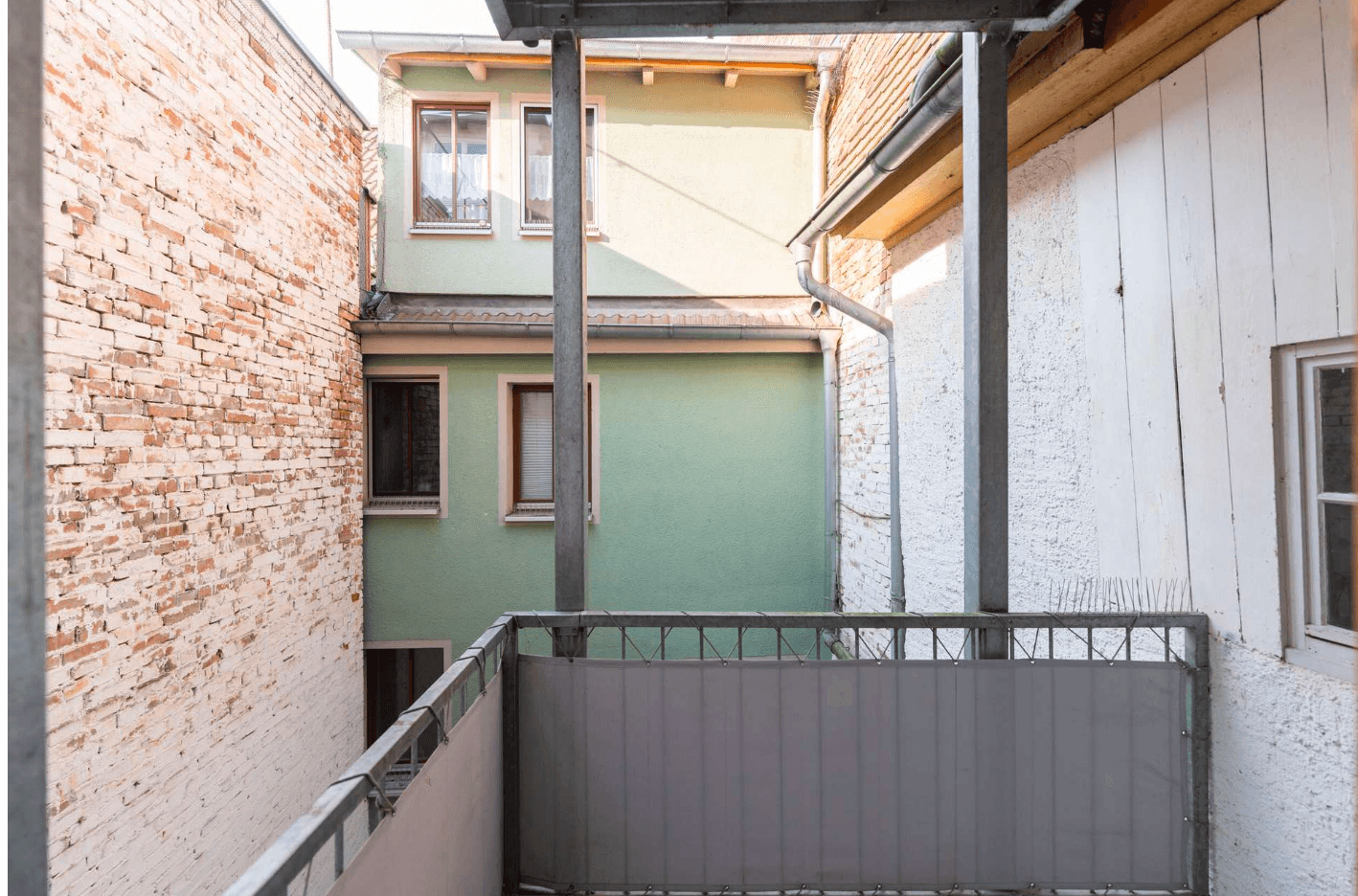 Prenájom bytu 4-izbový 114 m², Saalstraße 5, Jena, Durínsko Prenájom bytu 4-izbový 114 m², Saalstraße 5, Jena, Durínsko