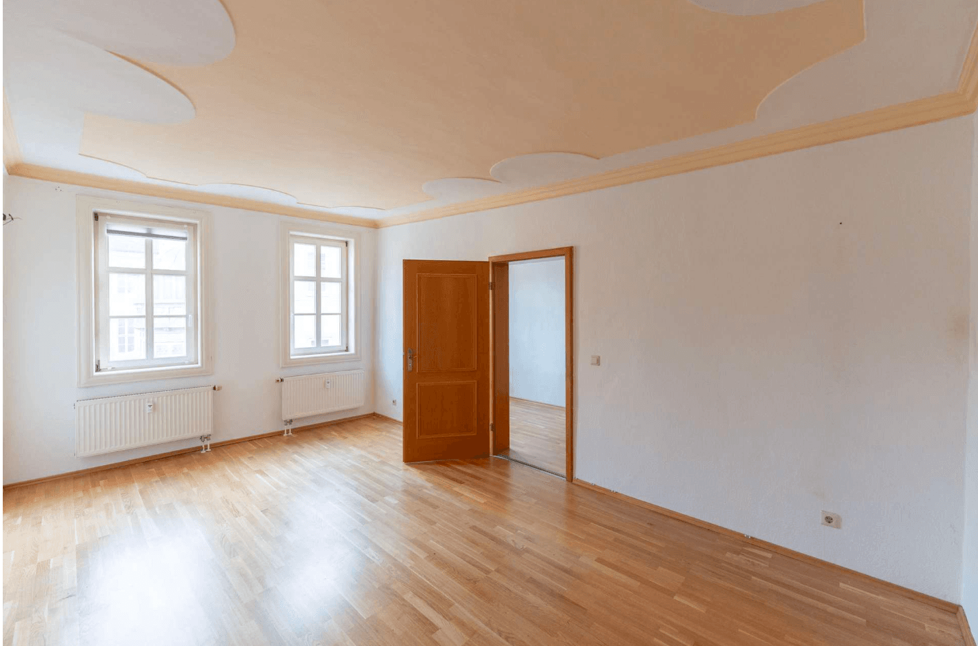 Prenájom bytu 4-izbový 114 m², Saalstraße 5, Jena, Durínsko Prenájom bytu 4-izbový 114 m², Saalstraße 5, Jena, Durínsko