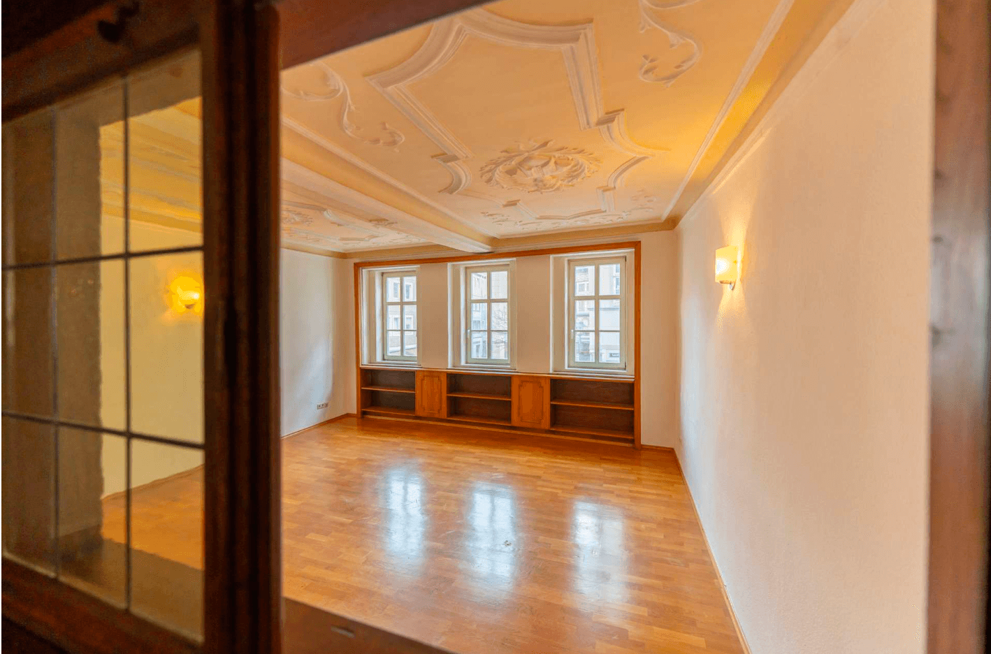 Prenájom bytu 4-izbový 114 m², Saalstraße 5, Jena, Durínsko Prenájom bytu 4-izbový 114 m², Saalstraße 5, Jena, Durínsko