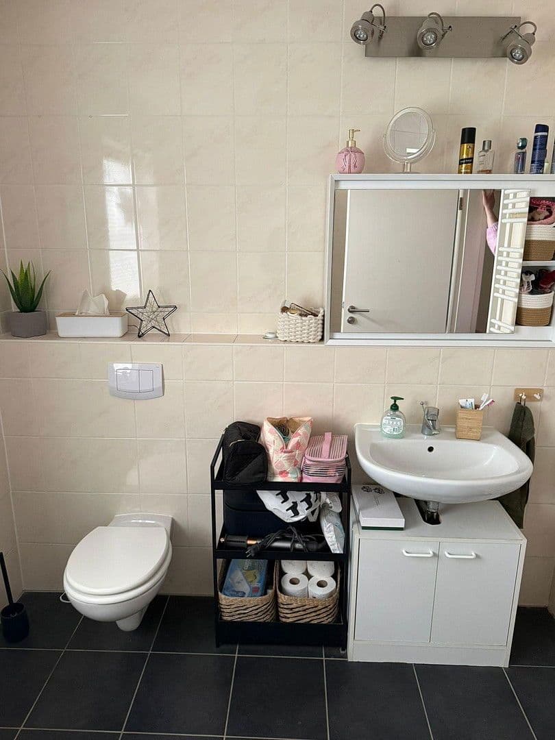 Prenájom bytu 3-izbový 94 m², Heinersdorfer Straße 48, Bernau, Brandenbursko Prenájom bytu 3-izbový 94 m², Heinersdorfer Straße 48, Bernau, Brandenbursko