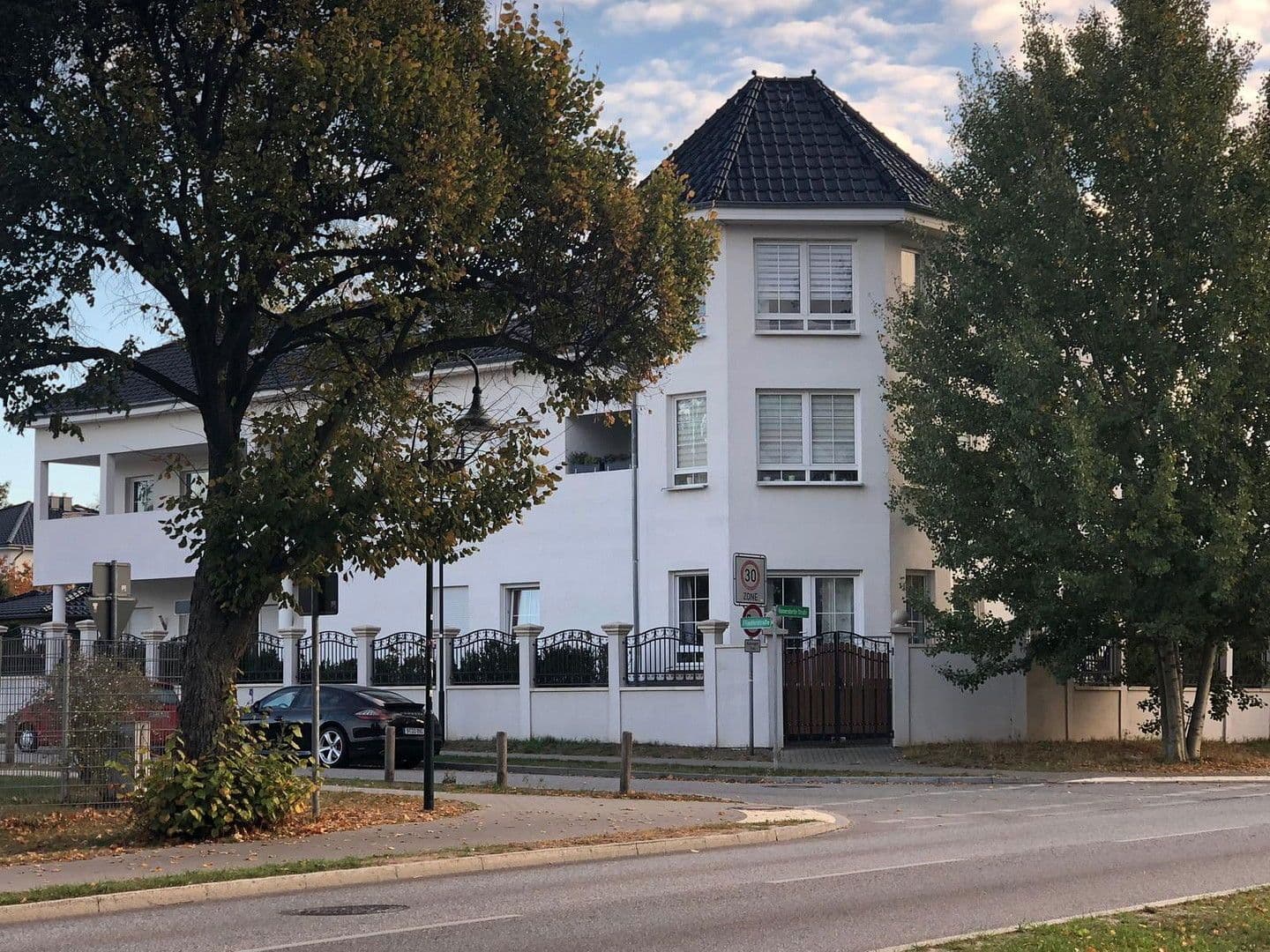 Prenájom bytu 3-izbový 94 m², Heinersdorfer Straße 48, Bernau, Brandenbursko Prenájom bytu 3-izbový 94 m², Heinersdorfer Straße 48, Bernau, Brandenbursko