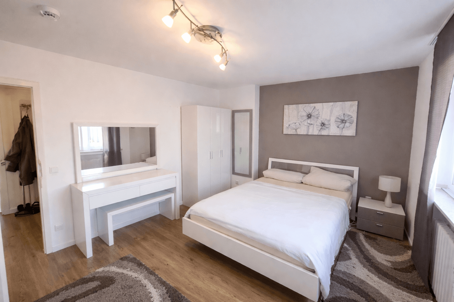 Prenájom bytu 2-izbový 55 m², Köln, Severné Porýnie - Westfálsko Prenájom bytu 2-izbový 55 m², Köln, Severné Porýnie - Westfálsko