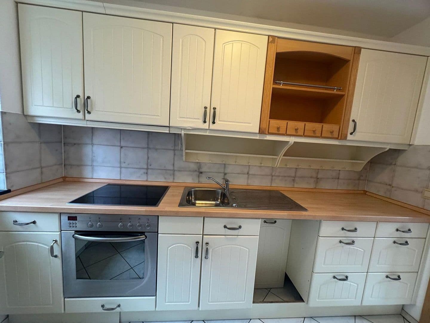 Prenájom bytu 2-izbový 50 m², Josefstr. 30, Gelsenkirchen, Severné Porýnie - Westfálsko Prenájom bytu 2-izbový 50 m², Josefstr. 30, Gelsenkirchen, Severné Porýnie - Westfálsko