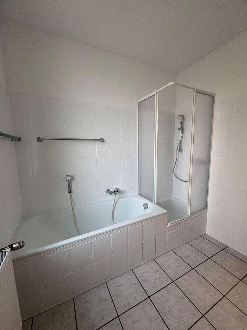 Prenájom bytu 4-izbový 103 m², Josefstr. 30, Gelsenkirchen, Severné Porýnie - Westfálsko Prenájom bytu 4-izbový 103 m², Josefstr. 30, Gelsenkirchen, Severné Porýnie - Westfálsko