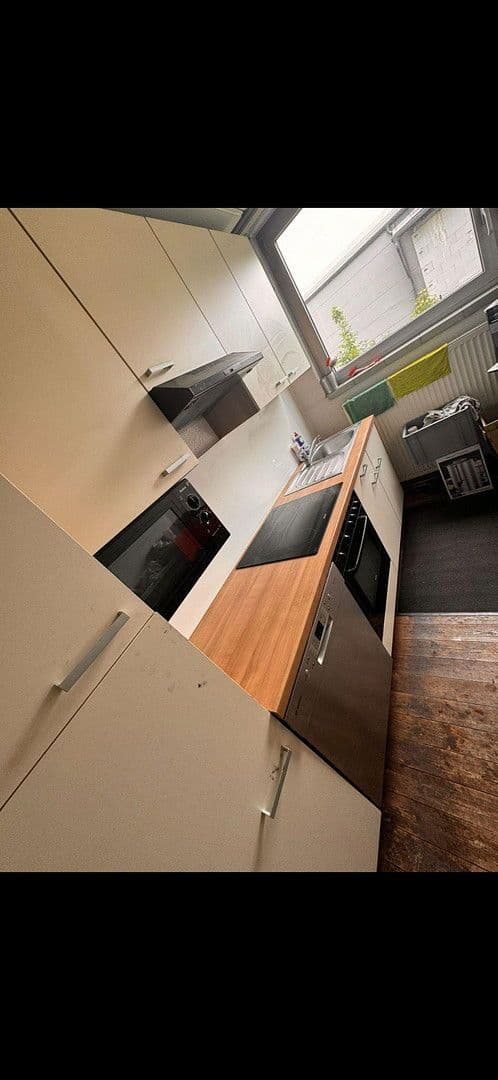 Predaj nebytového priestoru 1.500 m², Estenfeld, Bavorsko Predaj nebytového priestoru 1.500 m², Estenfeld, Bavorsko