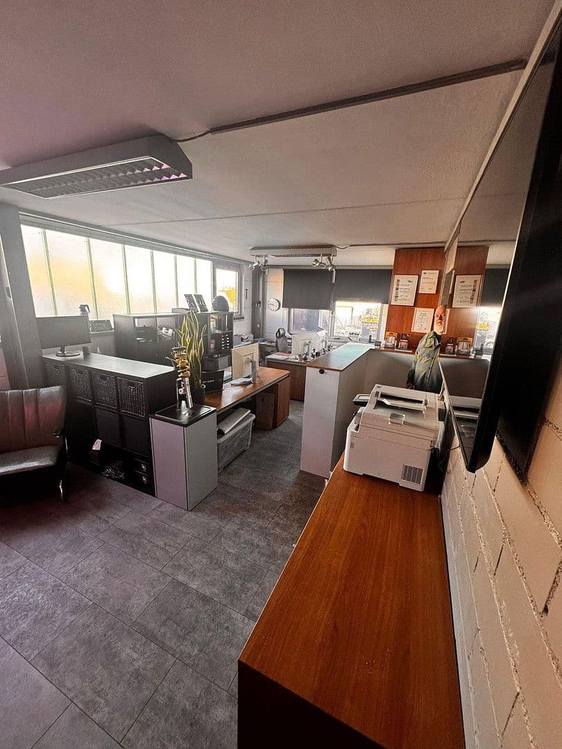 Predaj nebytového priestoru 1.500 m², Estenfeld, Bavorsko Predaj nebytového priestoru 1.500 m², Estenfeld, Bavorsko