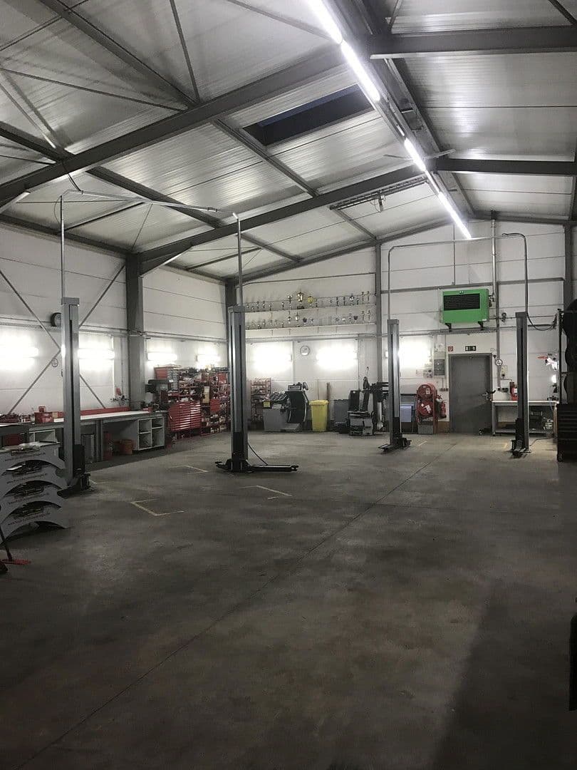 Predaj nebytového priestoru 1.500 m², Estenfeld, Bavorsko Predaj nebytového priestoru 1.500 m², Estenfeld, Bavorsko