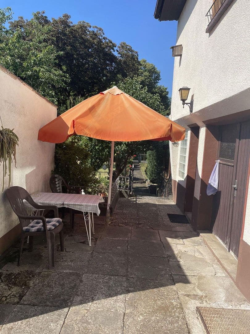 Predaj domu 170 m², pozemek 684 m², Frankfurt, Hesensko Predaj domu 170 m², pozemek 684 m², Frankfurt, Hesensko