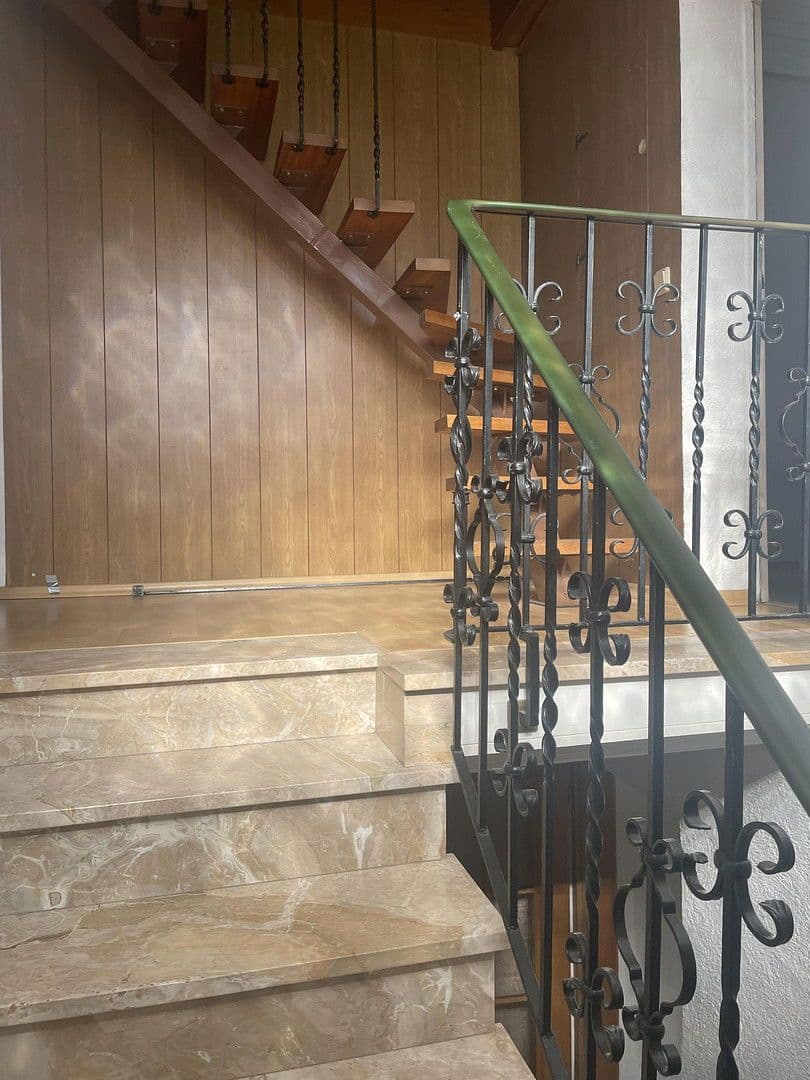 Predaj domu 170 m², pozemek 684 m², Frankfurt, Hesensko Predaj domu 170 m², pozemek 684 m², Frankfurt, Hesensko