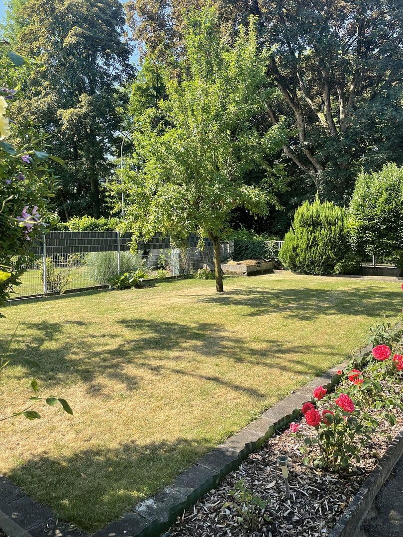 Predaj domu 170 m², pozemek 684 m², Frankfurt, Hesensko Predaj domu 170 m², pozemek 684 m², Frankfurt, Hesensko