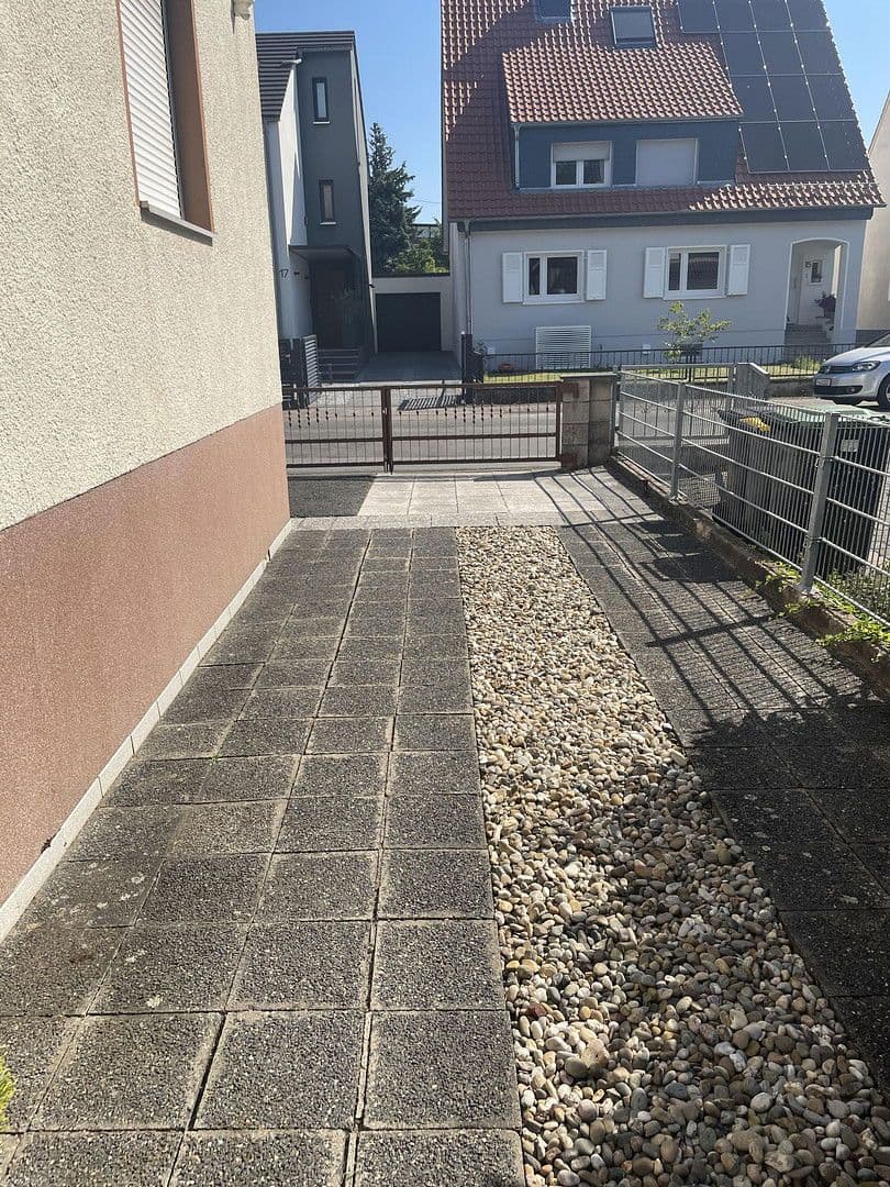 Predaj domu 170 m², pozemek 684 m², Frankfurt, Hesensko Predaj domu 170 m², pozemek 684 m², Frankfurt, Hesensko