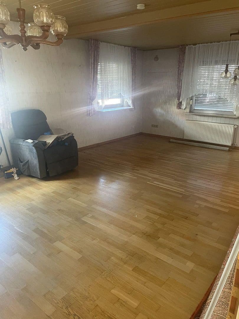 Predaj domu 170 m², pozemek 684 m², Frankfurt, Hesensko Predaj domu 170 m², pozemek 684 m², Frankfurt, Hesensko