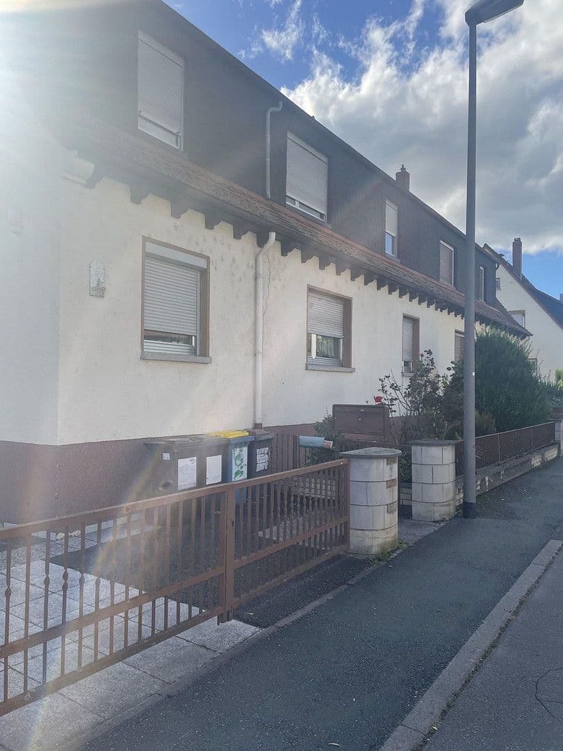 Predaj domu 170 m², pozemek 684 m², Frankfurt, Hesensko Predaj domu 170 m², pozemek 684 m², Frankfurt, Hesensko