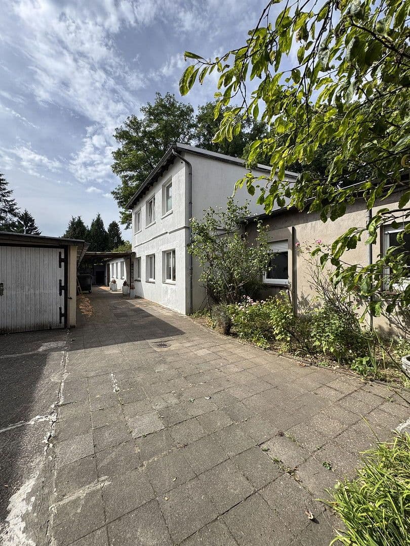 Prenájom bytu 4-izbový 103 m², Liebknechtstraße 94, Oberhausen, Severné Porýnie - Westfálsko Prenájom bytu 4-izbový 103 m², Liebknechtstraße 94, Oberhausen, Severné Porýnie - Westfálsko