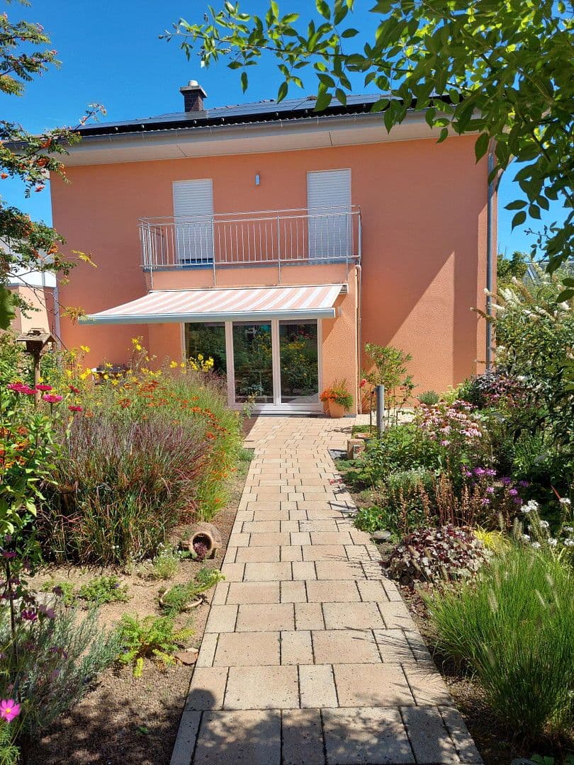 Predaj domu 132 m², pozemek 549 m², Bad Kreuznach, Porýnie-Falcko Predaj domu 132 m², pozemek 549 m², Bad Kreuznach, Porýnie-Falcko