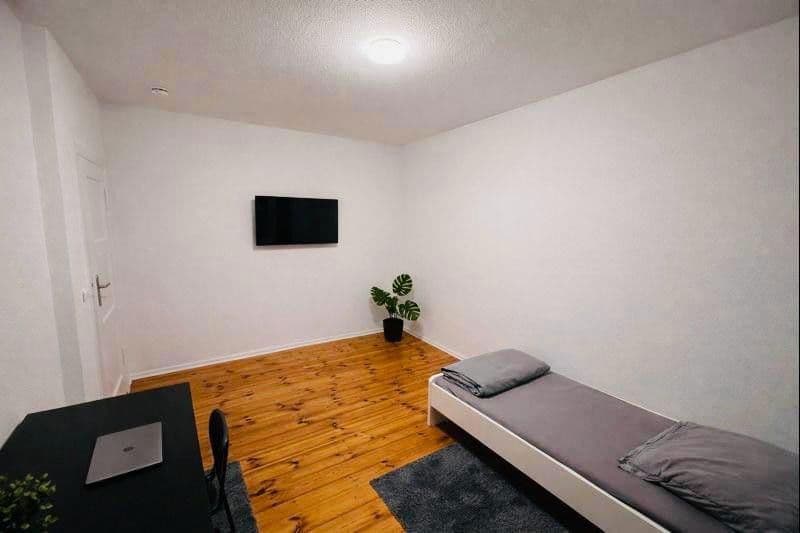 Prenájom bytu 1-izbový 16 m², Gehsener Straße 33, Berlin Köpenick, Berlín Prenájom bytu 1-izbový 16 m², Gehsener Straße 33, Berlin Köpenick, Berlín