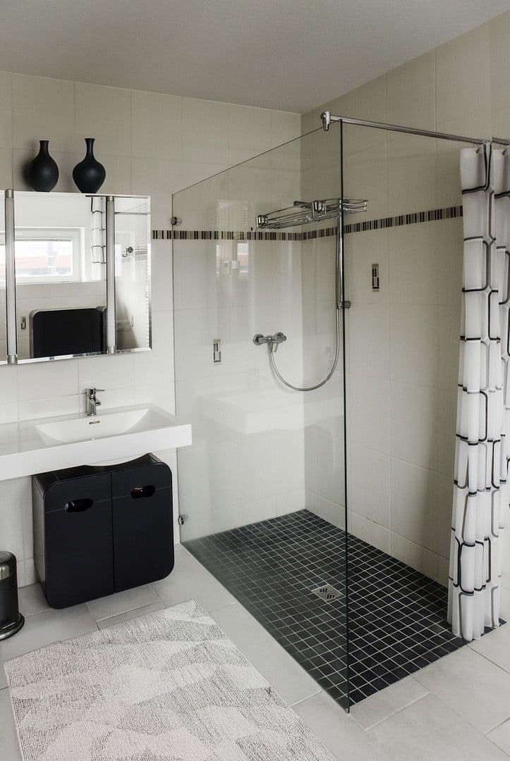 Predaj domu 153 m², pozemek 411 m², Doktor-Georg-Hacker-Straße 3, Kirchseeon, Bavorsko Predaj domu 153 m², pozemek 411 m², Doktor-Georg-Hacker-Straße 3, Kirchseeon, Bavorsko