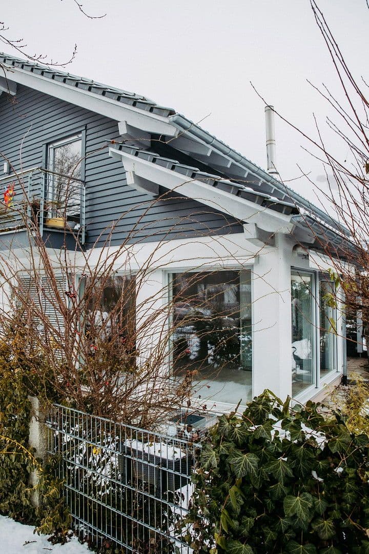 Predaj domu 153 m², pozemek 411 m², Doktor-Georg-Hacker-Straße 3, Kirchseeon, Bavorsko Predaj domu 153 m², pozemek 411 m², Doktor-Georg-Hacker-Straße 3, Kirchseeon, Bavorsko