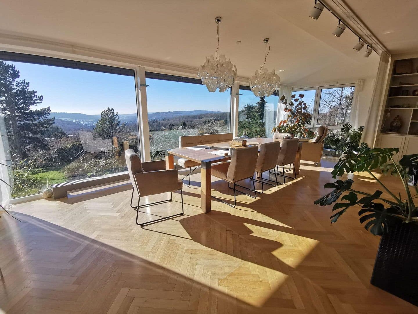 Predaj domu 493 m², pozemek 1.531 m², Glashütten, Hesensko Predaj domu 493 m², pozemek 1.531 m², Glashütten, Hesensko