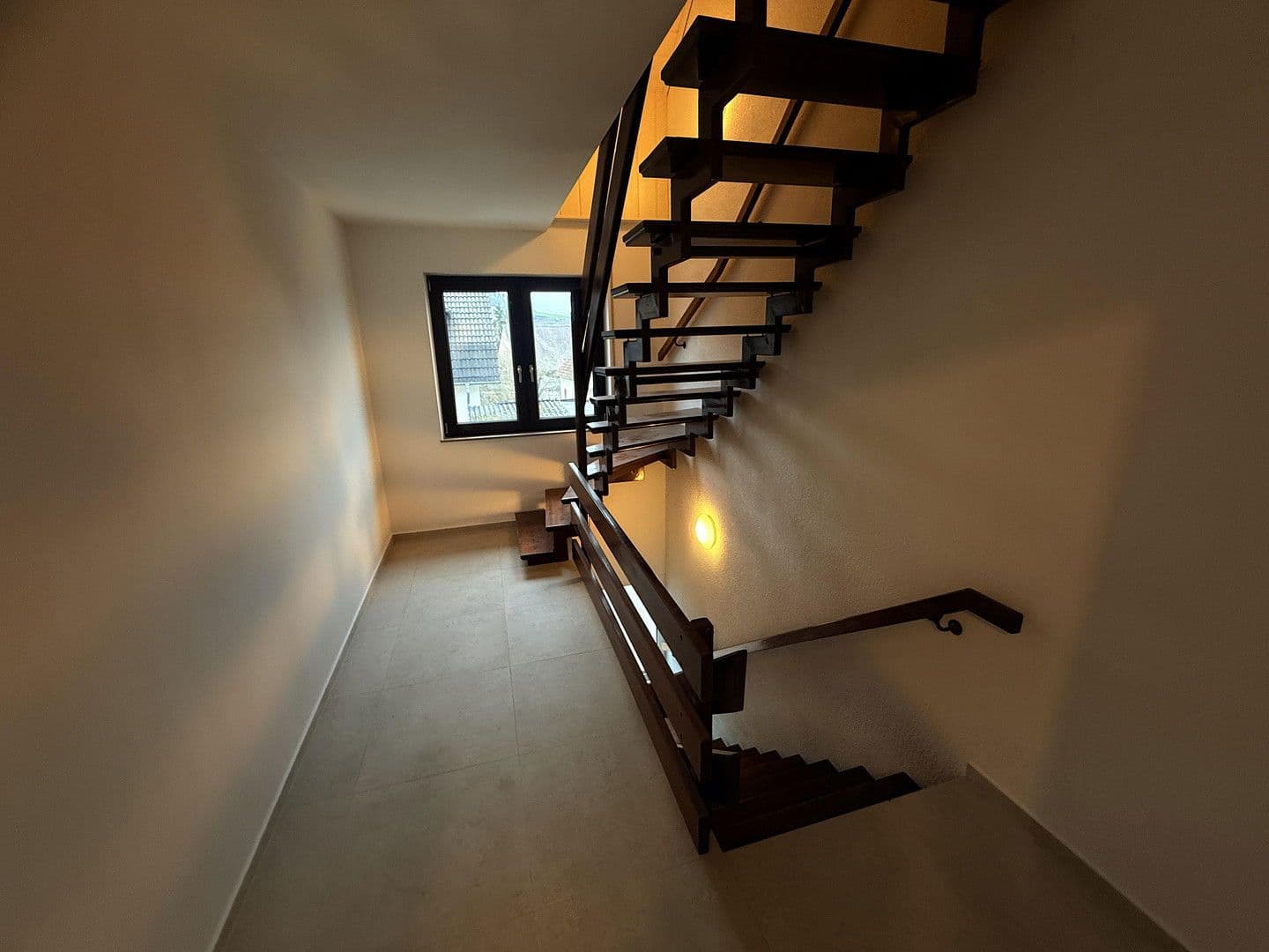 Prenájom bytu 3-izbový 118 m², Staudernheim, Porýnie-Falcko Prenájom bytu 3-izbový 118 m², Staudernheim, Porýnie-Falcko