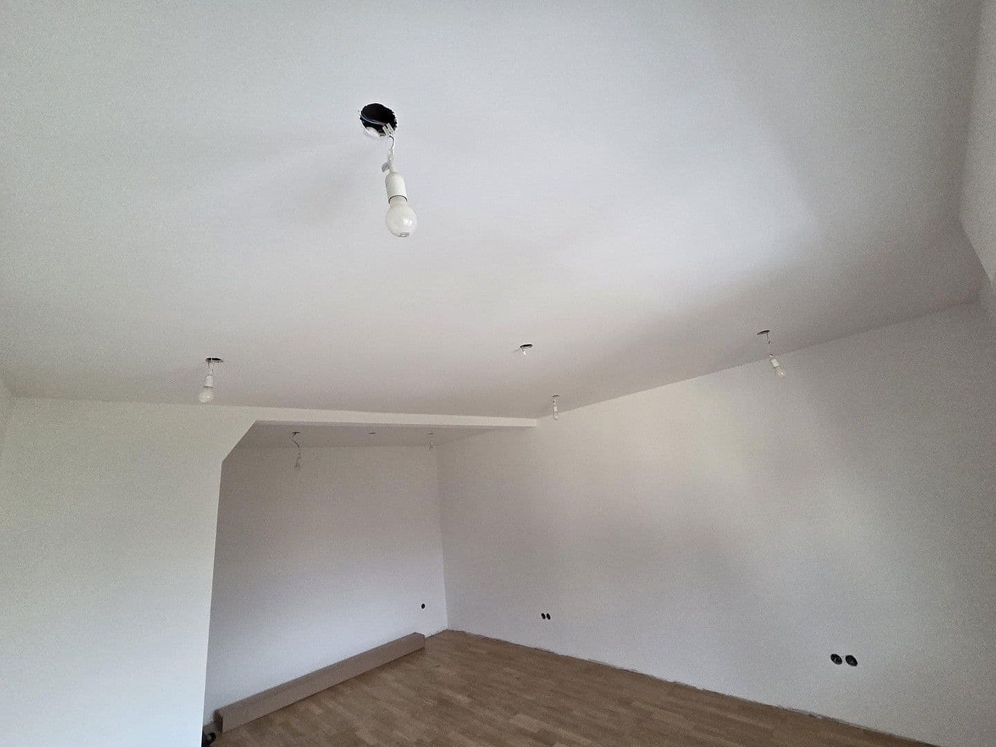 Prenájom bytu 4-izbový 100 m², Akazienstraße 21, Waldsee, Porýnie-Falcko Prenájom bytu 4-izbový 100 m², Akazienstraße 21, Waldsee, Porýnie-Falcko