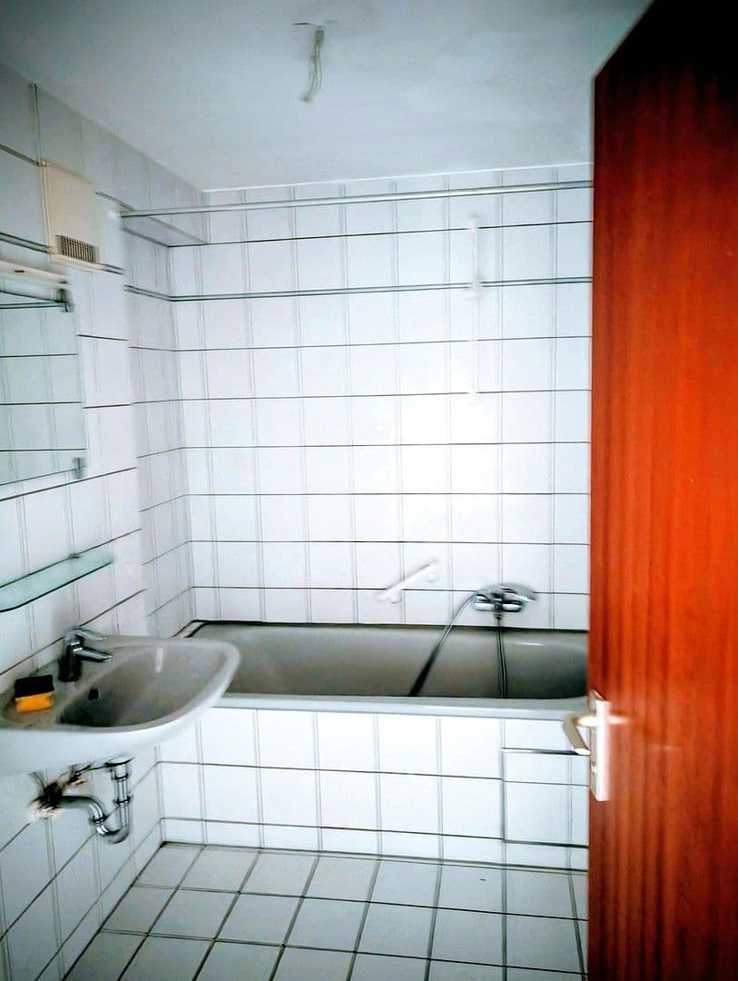 Prenájom bytu 2-izbový 64 m², Nürtingen, Bádensko-Wurttembersko Prenájom bytu 2-izbový 64 m², Nürtingen, Bádensko-Wurttembersko