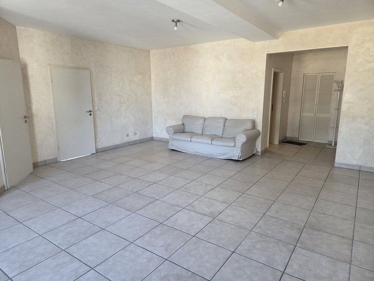 Prenájom bytu 3-izbový 94 m², Pestalozzistr. 1, Kulmbach, Bavorsko Prenájom bytu 3-izbový 94 m², Pestalozzistr. 1, Kulmbach, Bavorsko