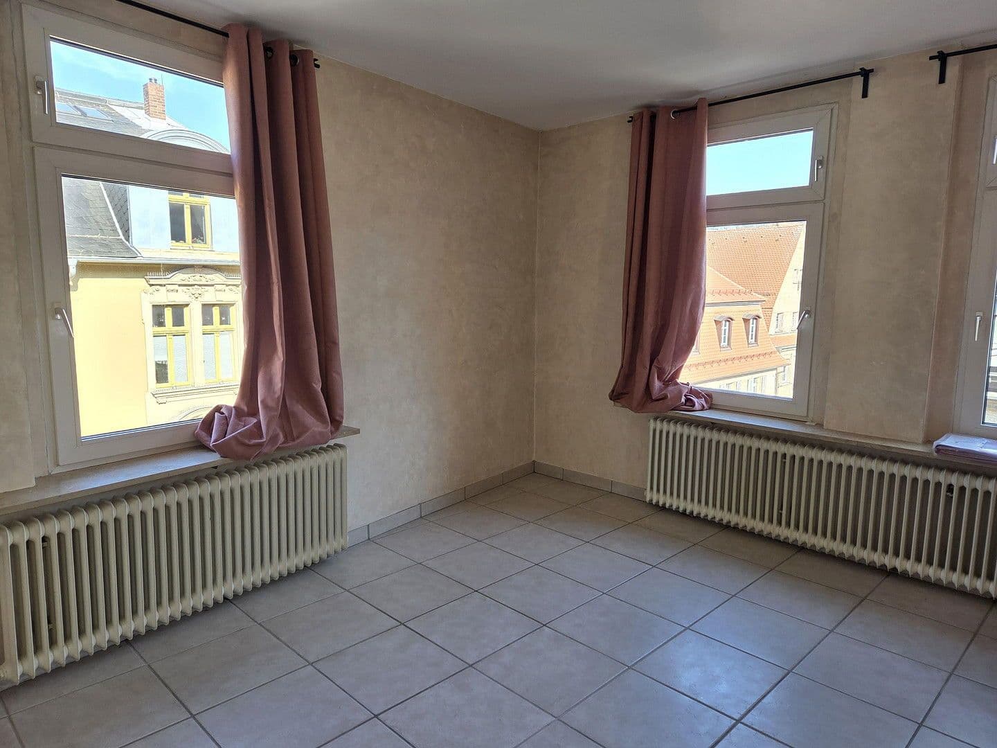 Prenájom bytu 3-izbový 94 m², Pestalozzistr. 1, Kulmbach, Bavorsko Prenájom bytu 3-izbový 94 m², Pestalozzistr. 1, Kulmbach, Bavorsko