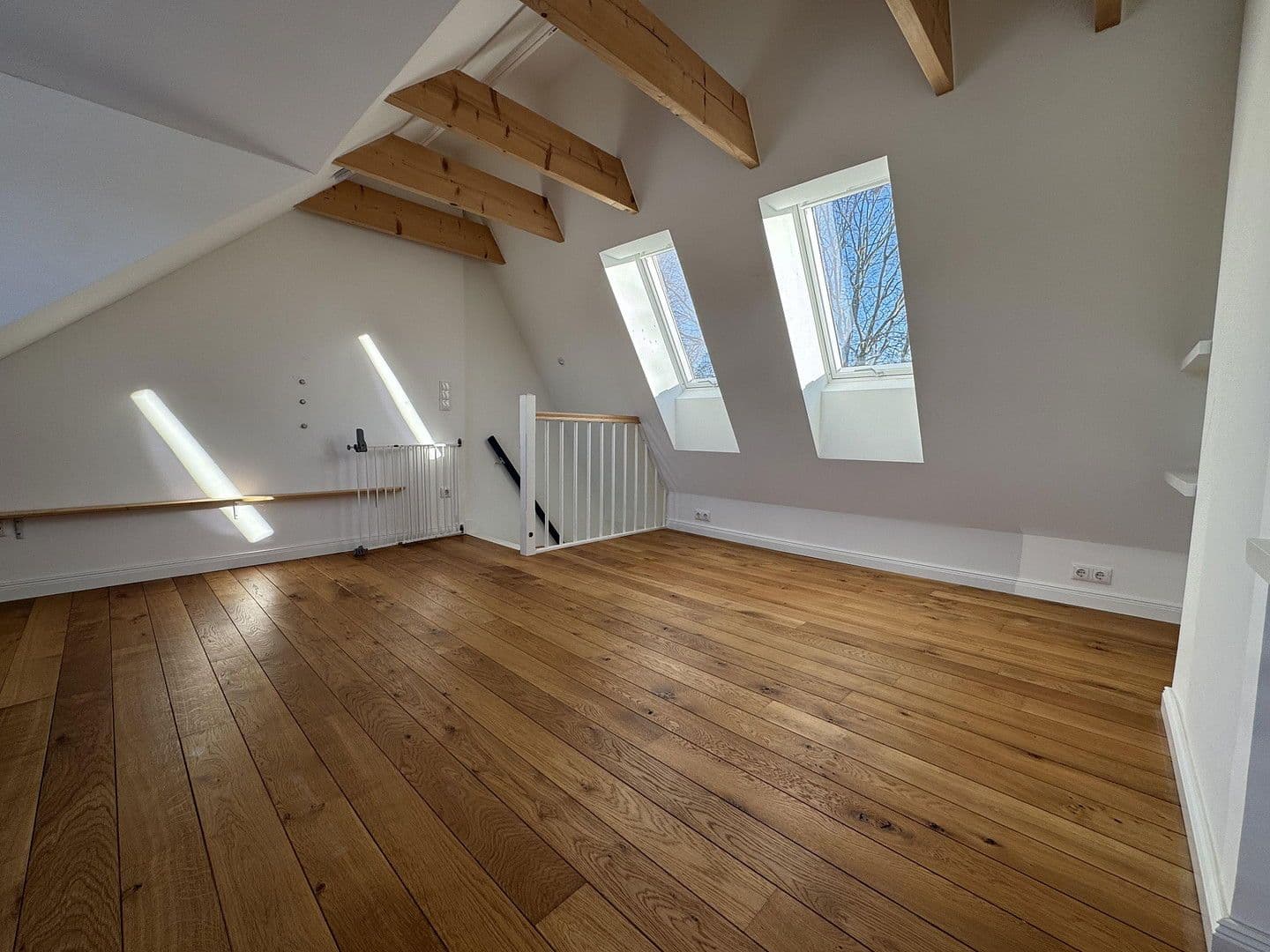 Prenájom domu 100 m², pozemek 180 m², Hamburg, Hamburg Prenájom domu 100 m², pozemek 180 m², Hamburg, Hamburg