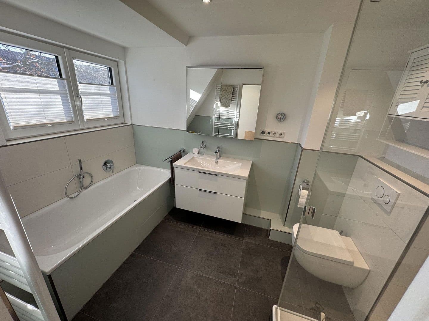 Prenájom domu 100 m², pozemek 180 m², Hamburg, Hamburg Prenájom domu 100 m², pozemek 180 m², Hamburg, Hamburg