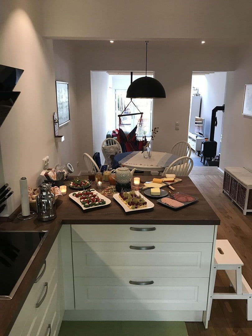 Prenájom domu 100 m², pozemek 180 m², Hamburg, Hamburg Prenájom domu 100 m², pozemek 180 m², Hamburg, Hamburg