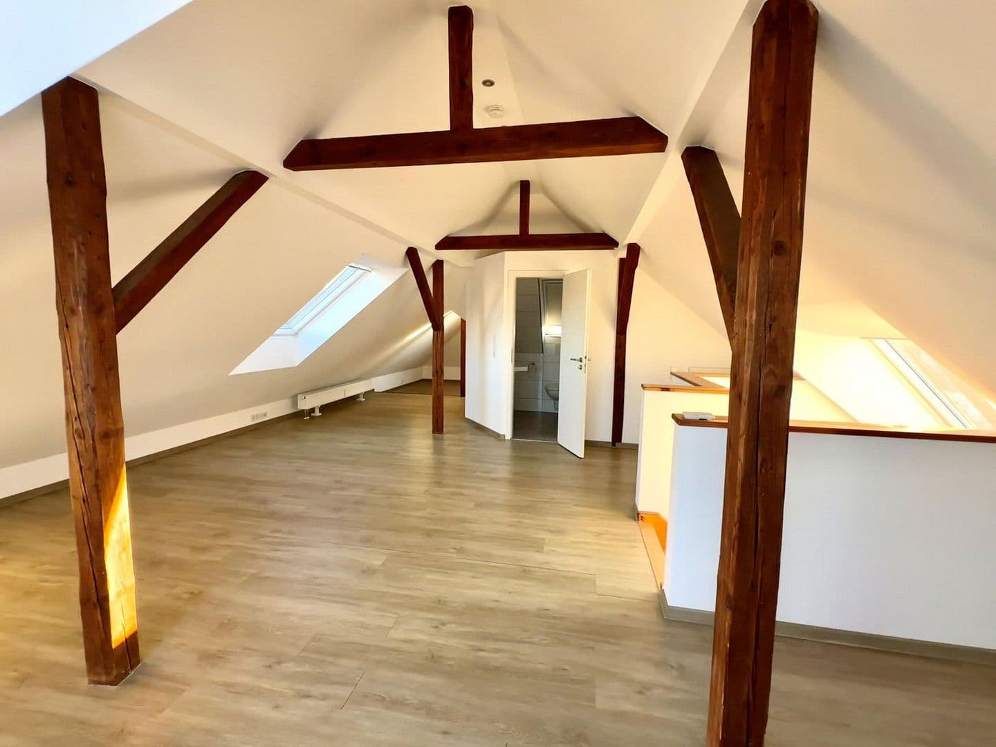 Prenájom bytu 4-izbový 110 m², Mühlheim am Main, Hesensko Prenájom bytu 4-izbový 110 m², Mühlheim am Main, Hesensko