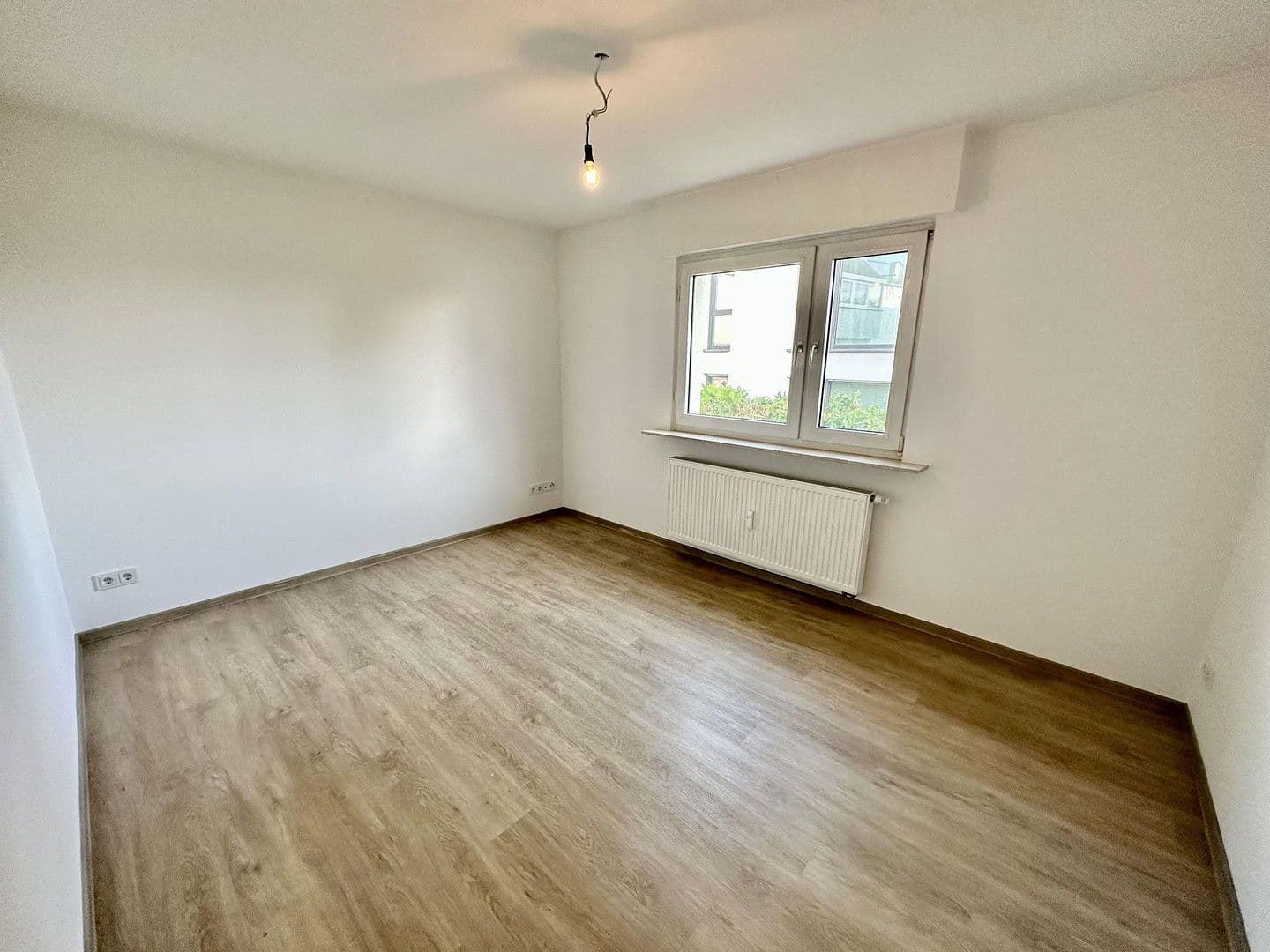 Prenájom bytu 4-izbový 110 m², Mühlheim am Main, Hesensko Prenájom bytu 4-izbový 110 m², Mühlheim am Main, Hesensko