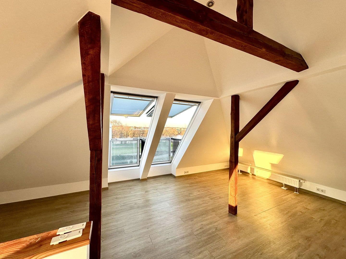 Prenájom bytu 4-izbový 110 m², Mühlheim am Main, Hesensko Prenájom bytu 4-izbový 110 m², Mühlheim am Main, Hesensko